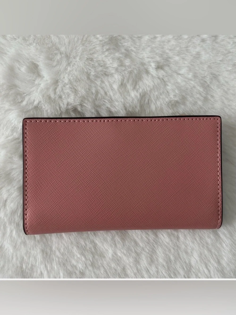 Kate Spade New York Rose Pink Saffiano Zip Wallet Gently Used - Picture 2 of 3